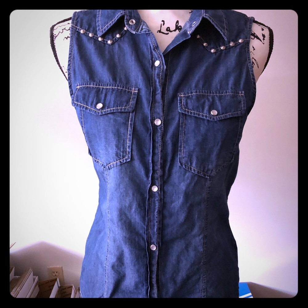 Forever 21 Sleeveless Jean shirt NWOT !!!!!!
